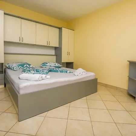 아파트 J I M By The Sea