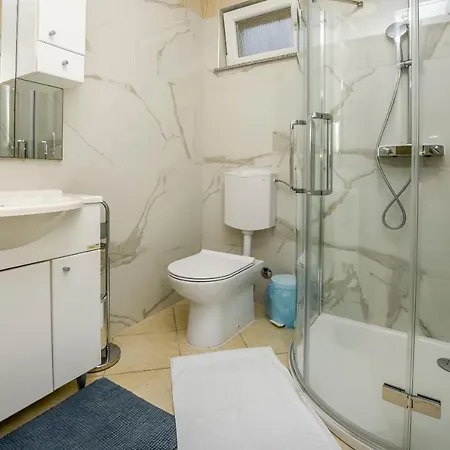 아파트 J I M By The Sea