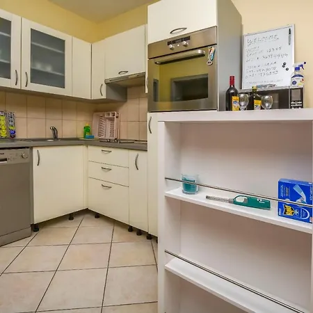 아파트 J I M By The Sea