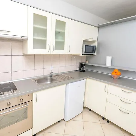 Apartment J I M By The Sea