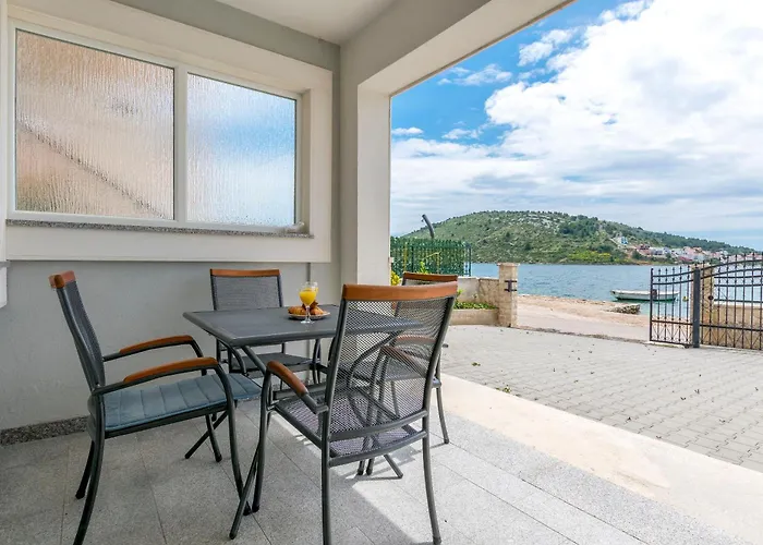 Apartman J I M By The Sea *